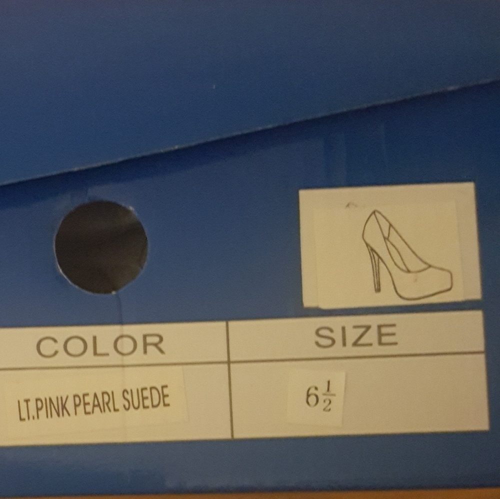 Shoes - Picture 7 of 7